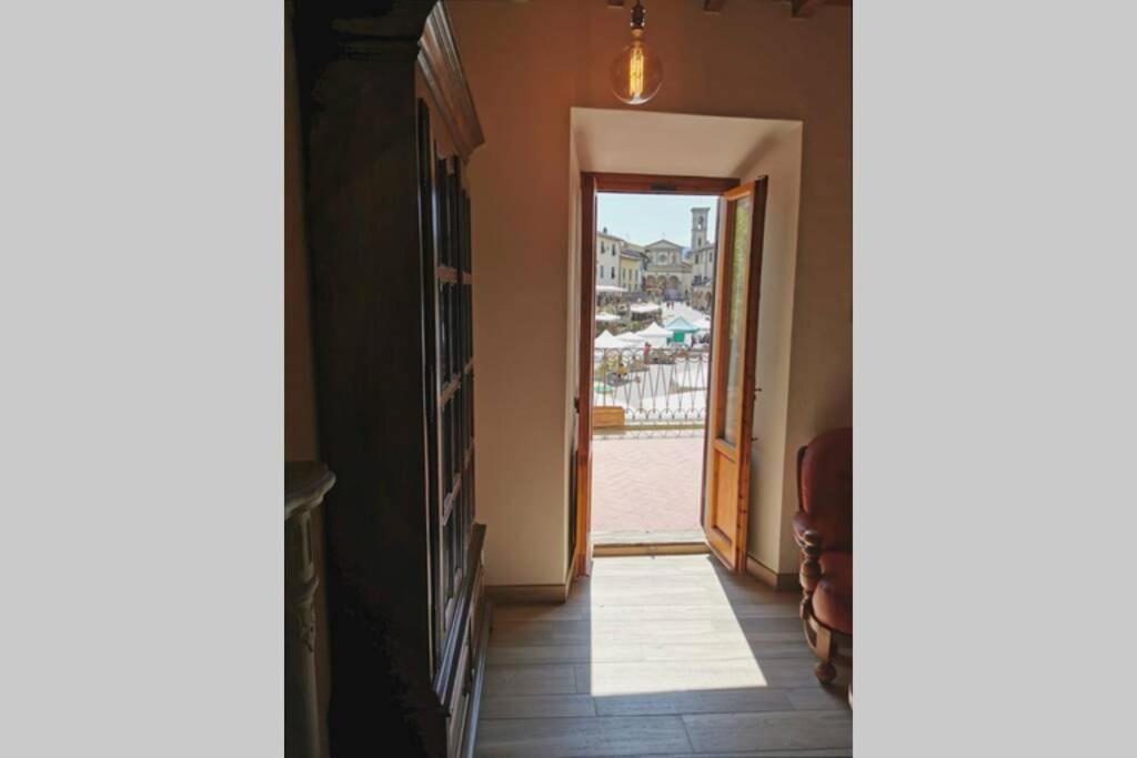 Апартаменты Casa Alda - Magica Vista Sulla Piazza Di Greve Греве-ин-Кьянти Экстерьер фото