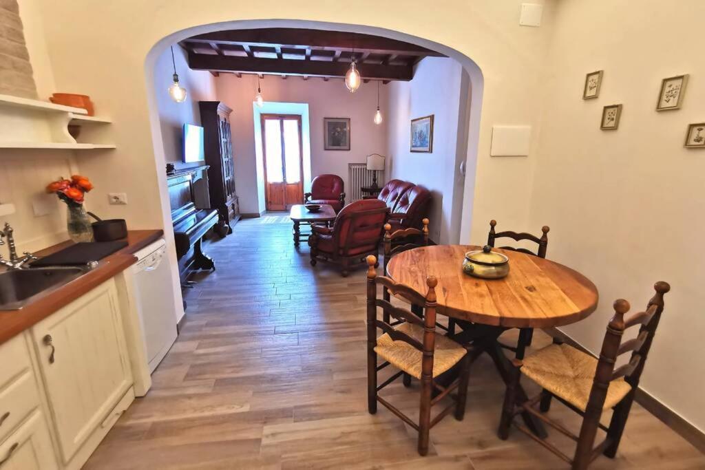 Апартаменты Casa Alda - Magica Vista Sulla Piazza Di Greve Греве-ин-Кьянти Экстерьер фото